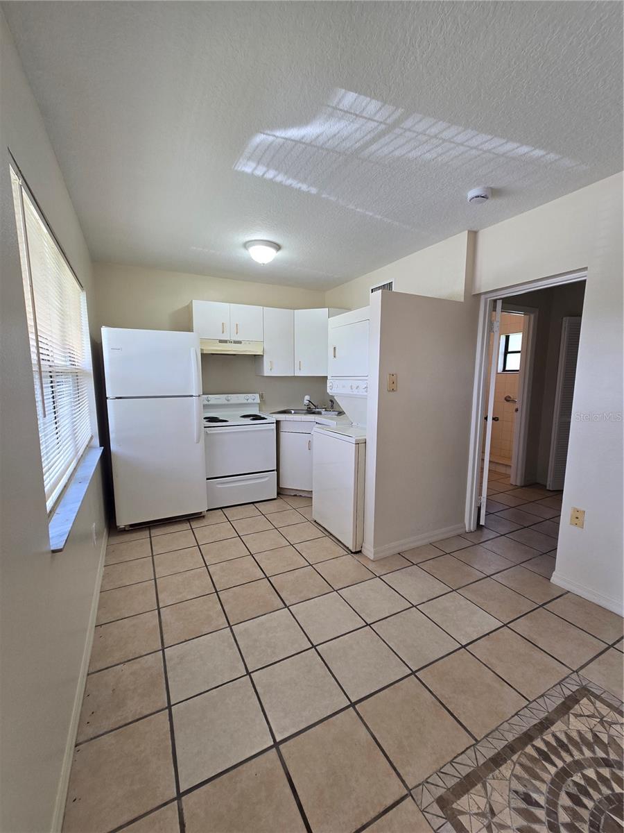EL RANCHO PARK ADD BLK B - Residential Lease