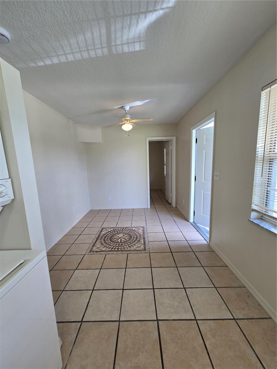 EL RANCHO PARK ADD BLK B - Residential Lease