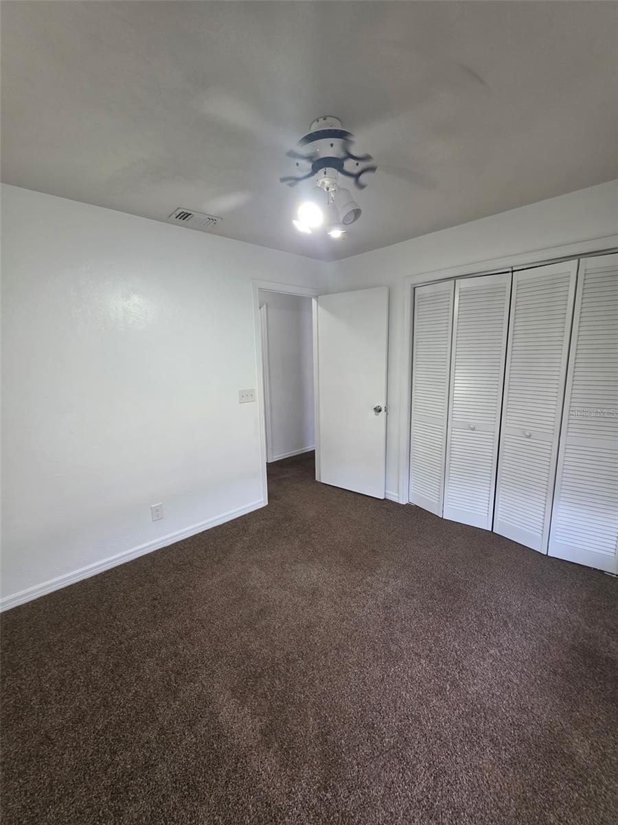 BORDERING OAKS - Residential Lease