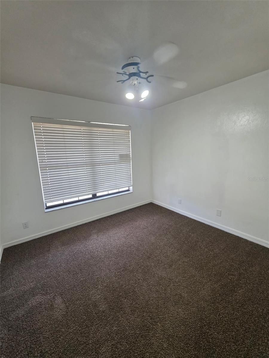 BORDERING OAKS - Residential Lease