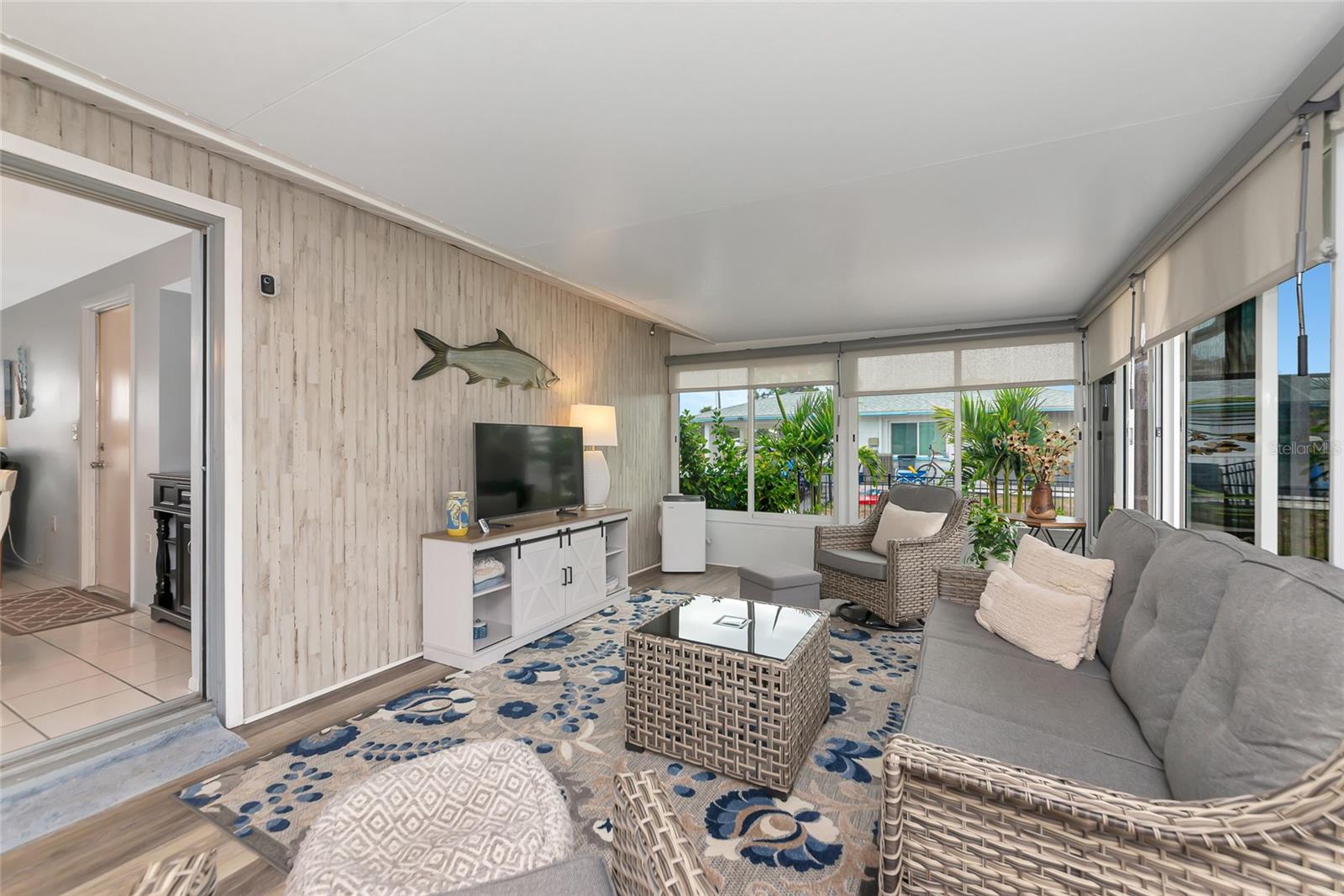 BAY VIEW MANOR - Residential