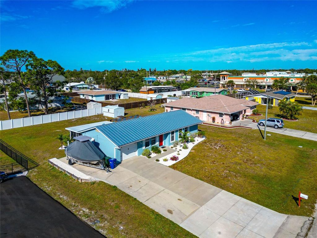 Photo of 530 S Broadway, Englewood, FL 34223 (MLS # N6142141)