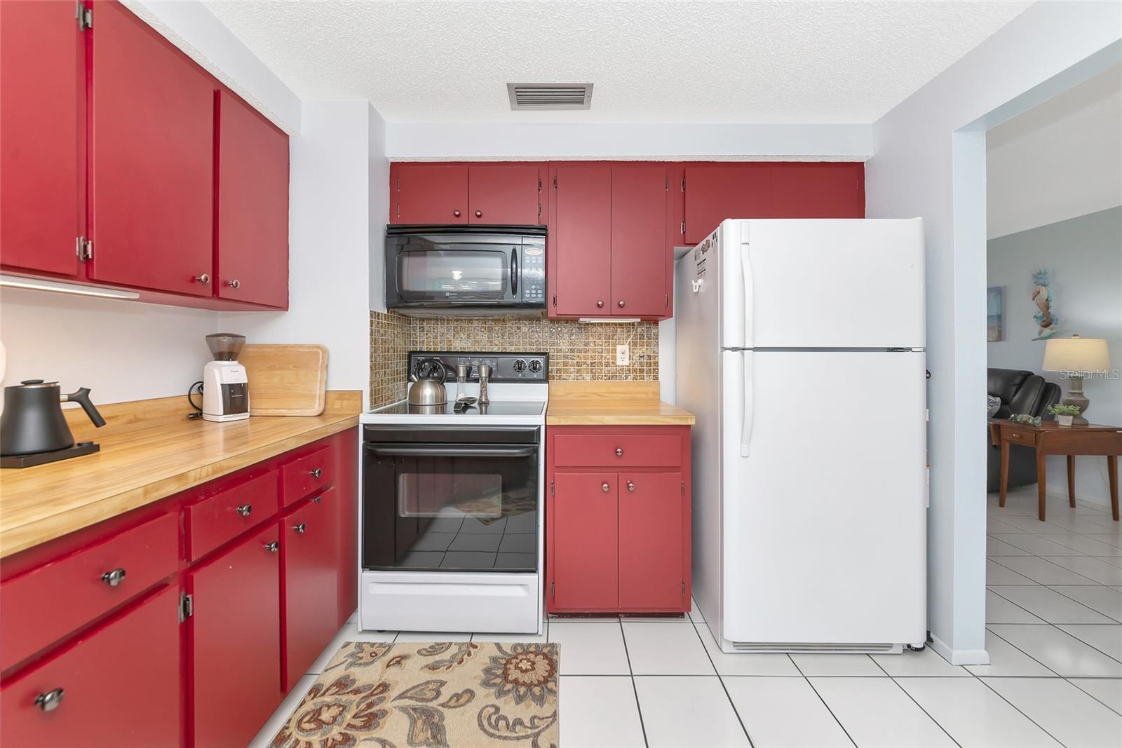 BAY VIEW MANOR - Residential