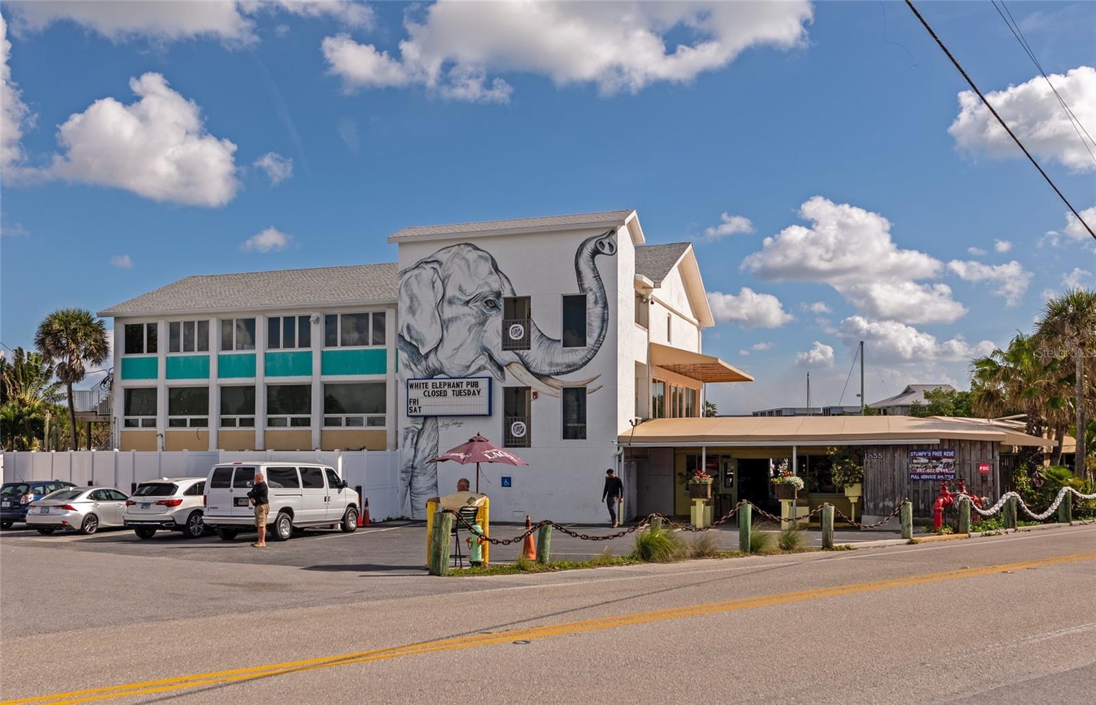 BAY VIEW MANOR - Residential