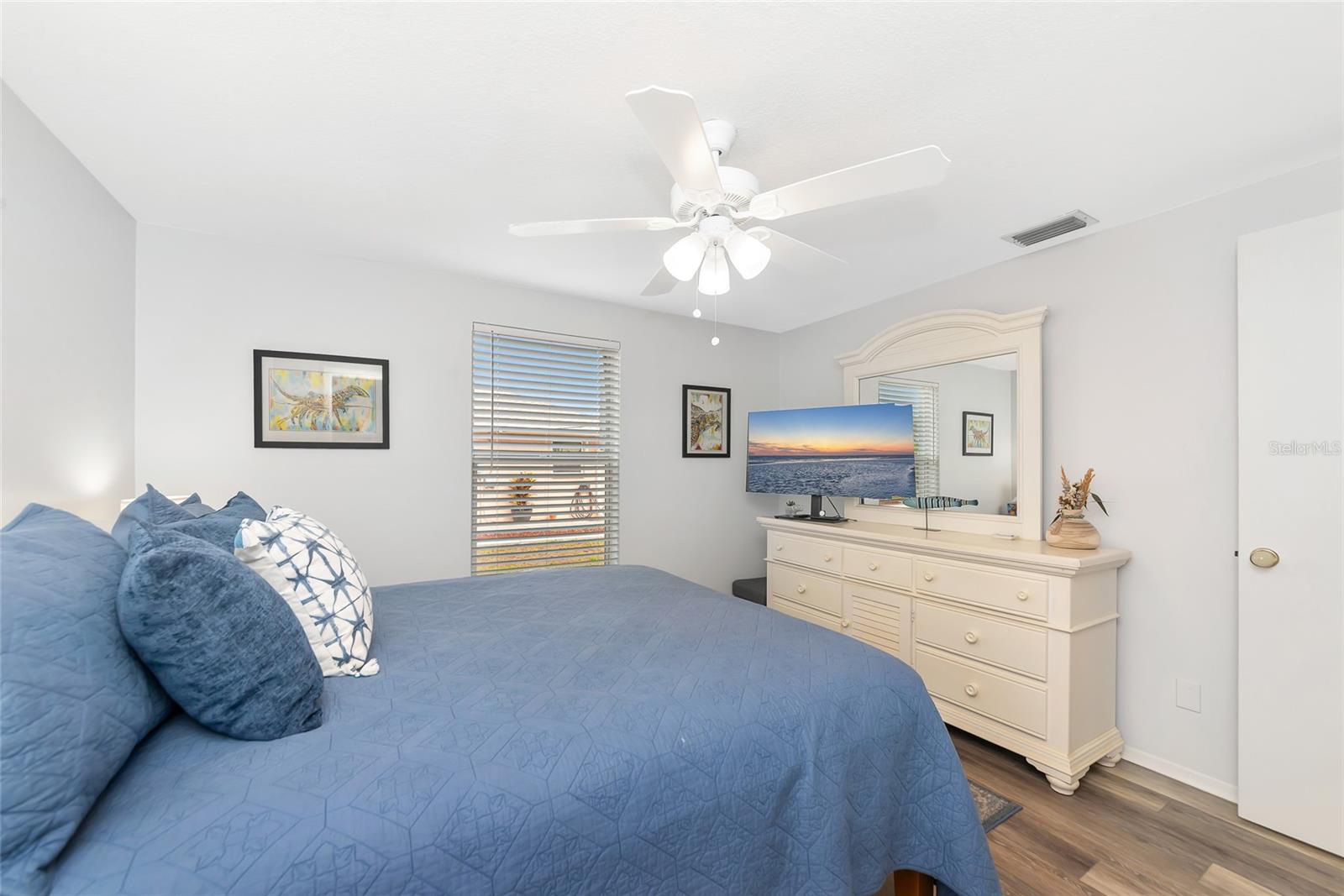 BAY VIEW MANOR - Residential