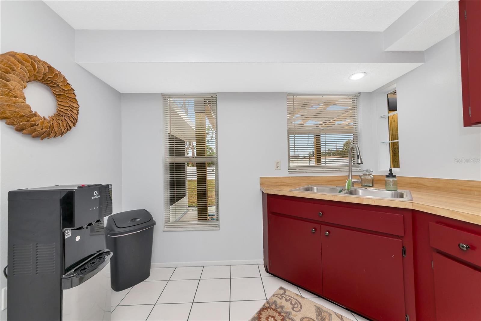 BAY VIEW MANOR - Residential