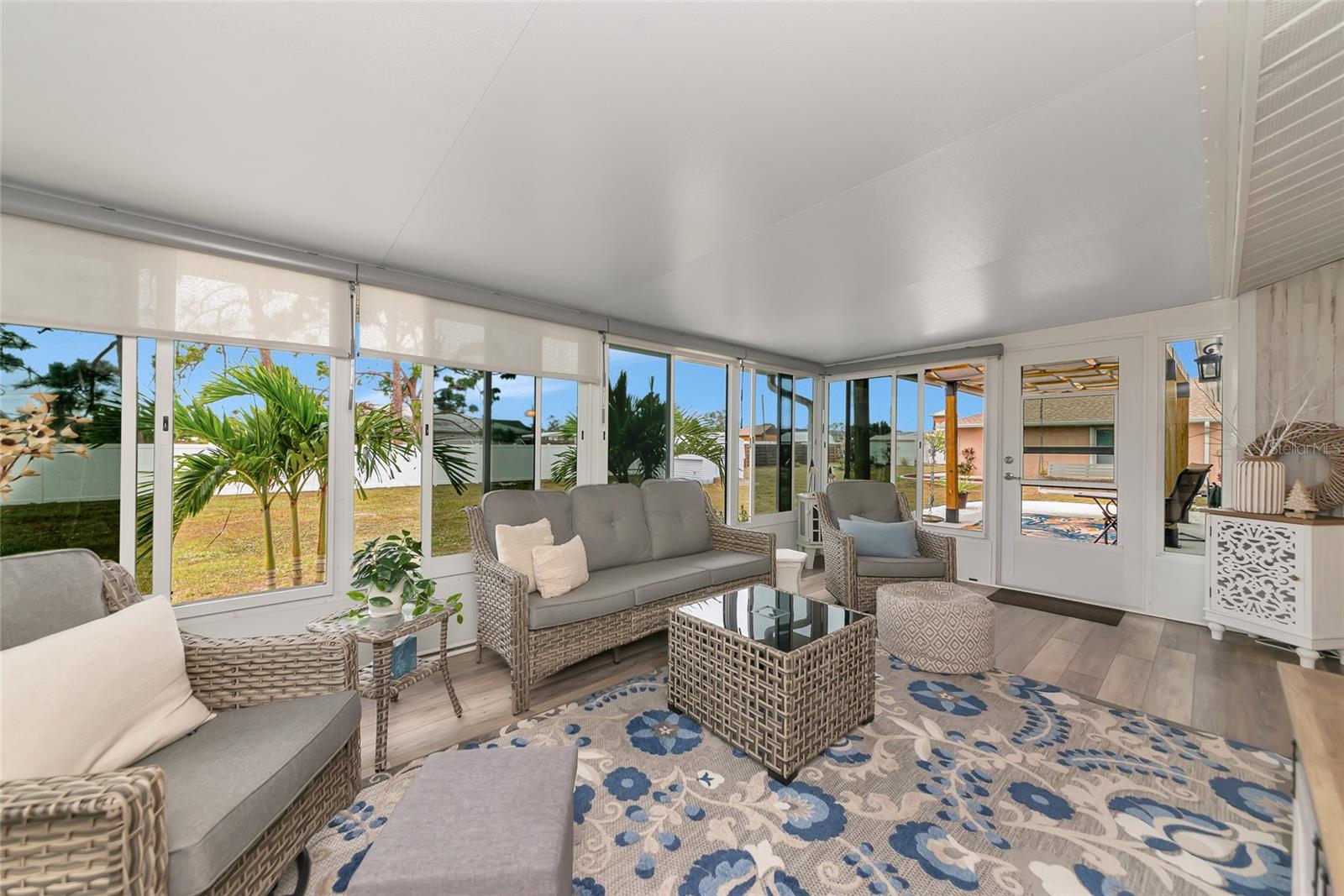 BAY VIEW MANOR - Residential