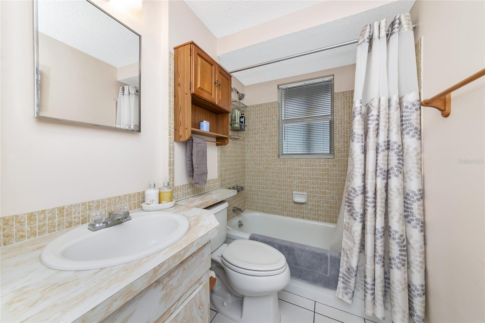 BAY VIEW MANOR - Residential