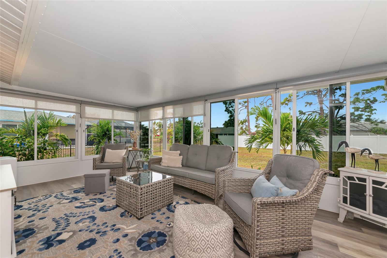 BAY VIEW MANOR - Residential