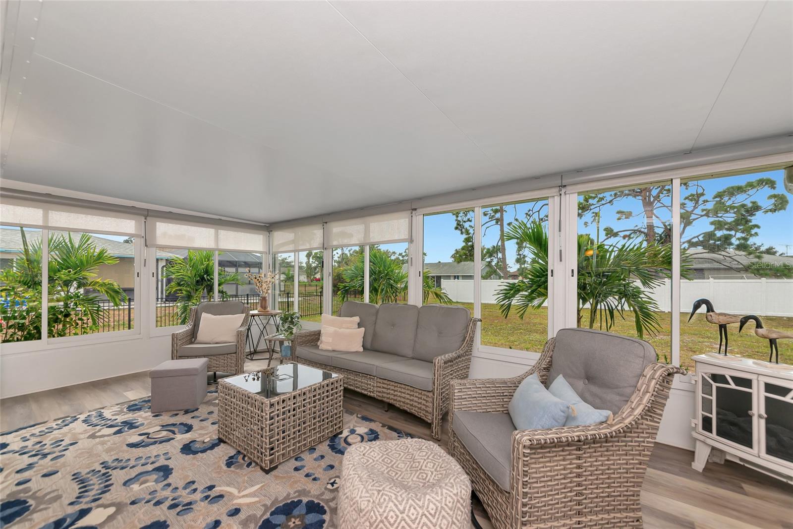 BAY VIEW MANOR - Residential