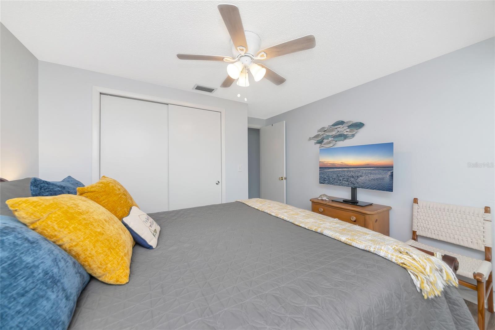 BAY VIEW MANOR - Residential