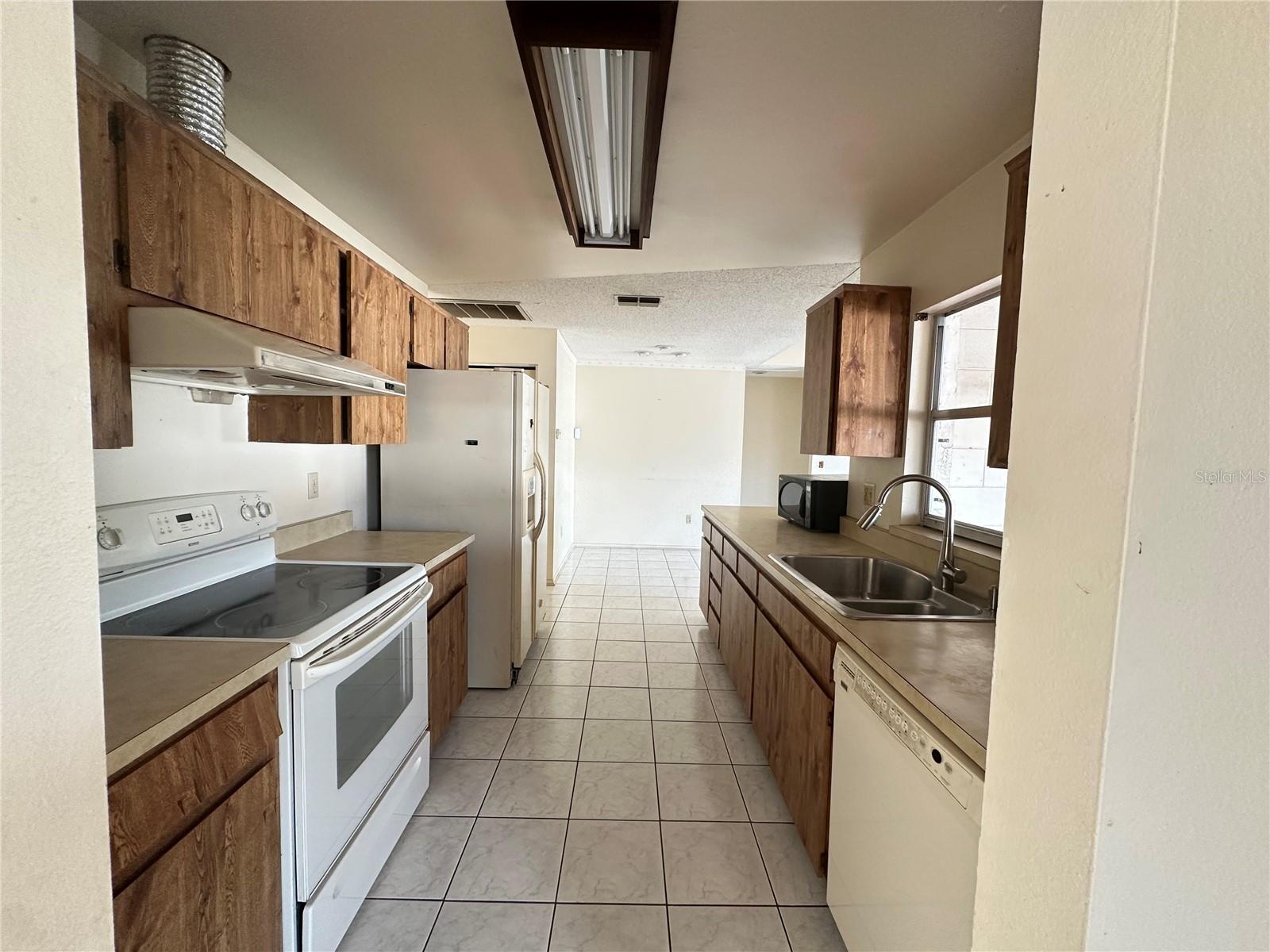 CARROLLWOOD MEADOWS UNIT V - Residential