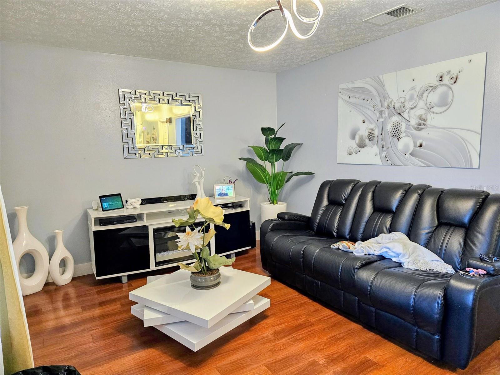 1206 WINDY RIDGE DRIVE