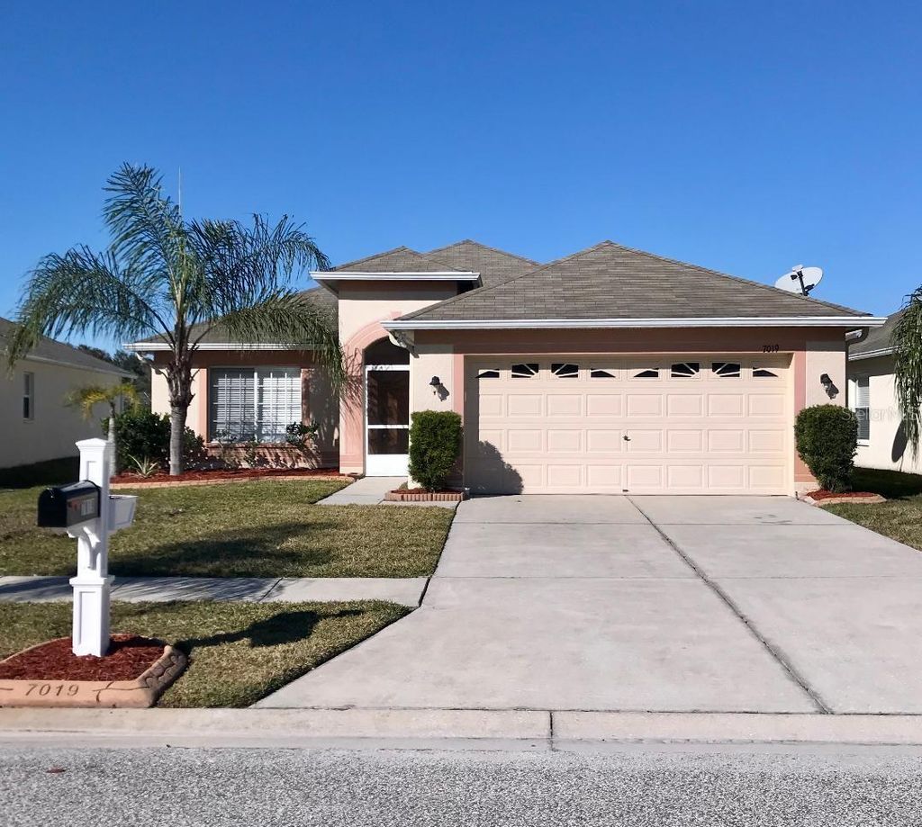 Photo of 7019 Belt Link Loop, Wesley Chapel, FL 33545 (MLS # TB8439637)