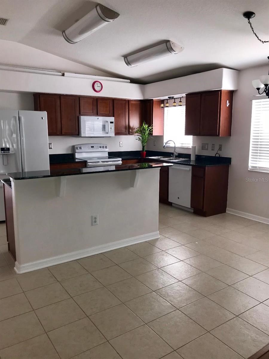 BRIDGEWATER PH 01 & 02 - Residential Lease