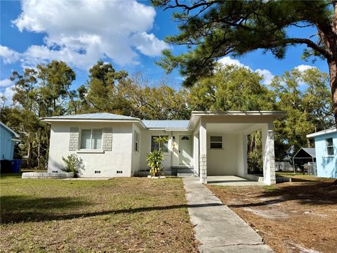 Photo of 8023 Country Club Road N, St Petersburg, FL 33710 (MLS # TB8484001)