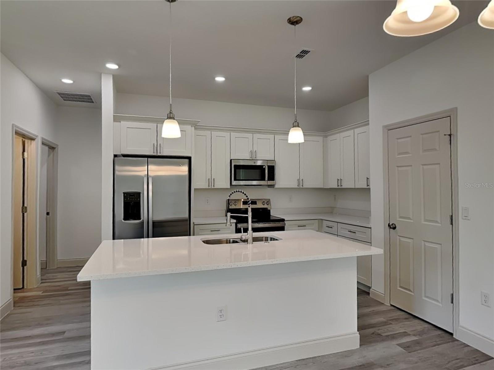 CITRUS SPGS UNIT 22 - Residential Lease