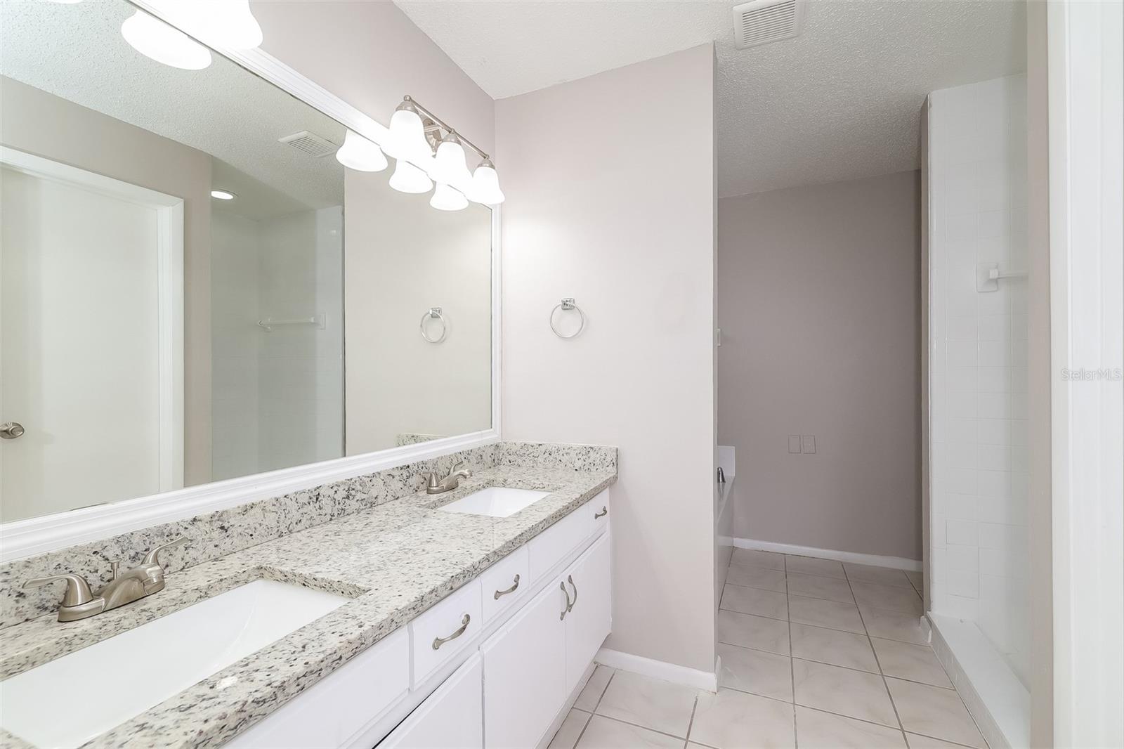 ALAFAYA WOODS PH 10 - Residential