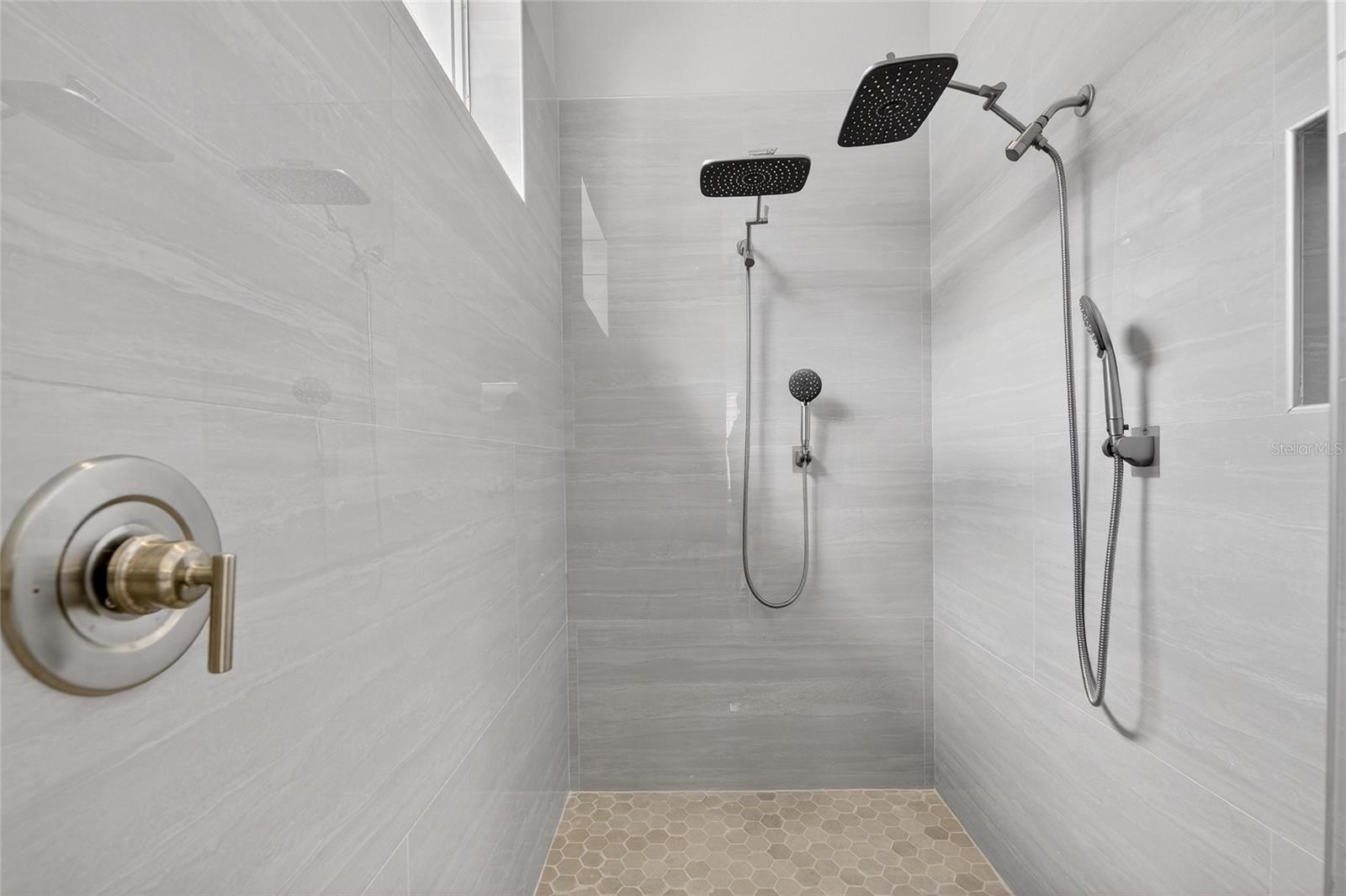 MIRABAY PH 3B-2 - Residential