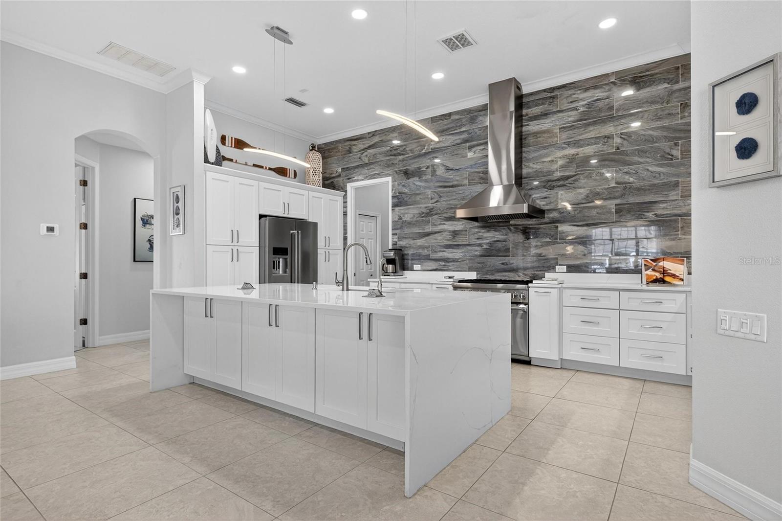 MIRABAY PH 3B-2 - Residential