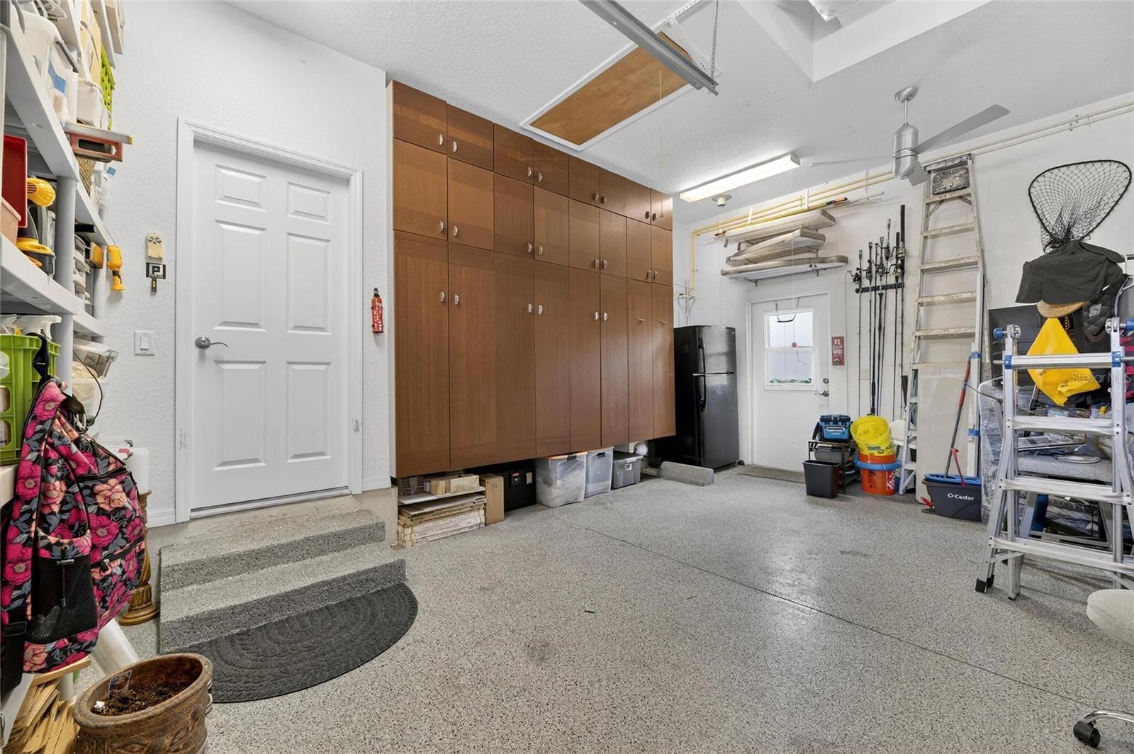 MIRABAY PH 3B-2 - Residential