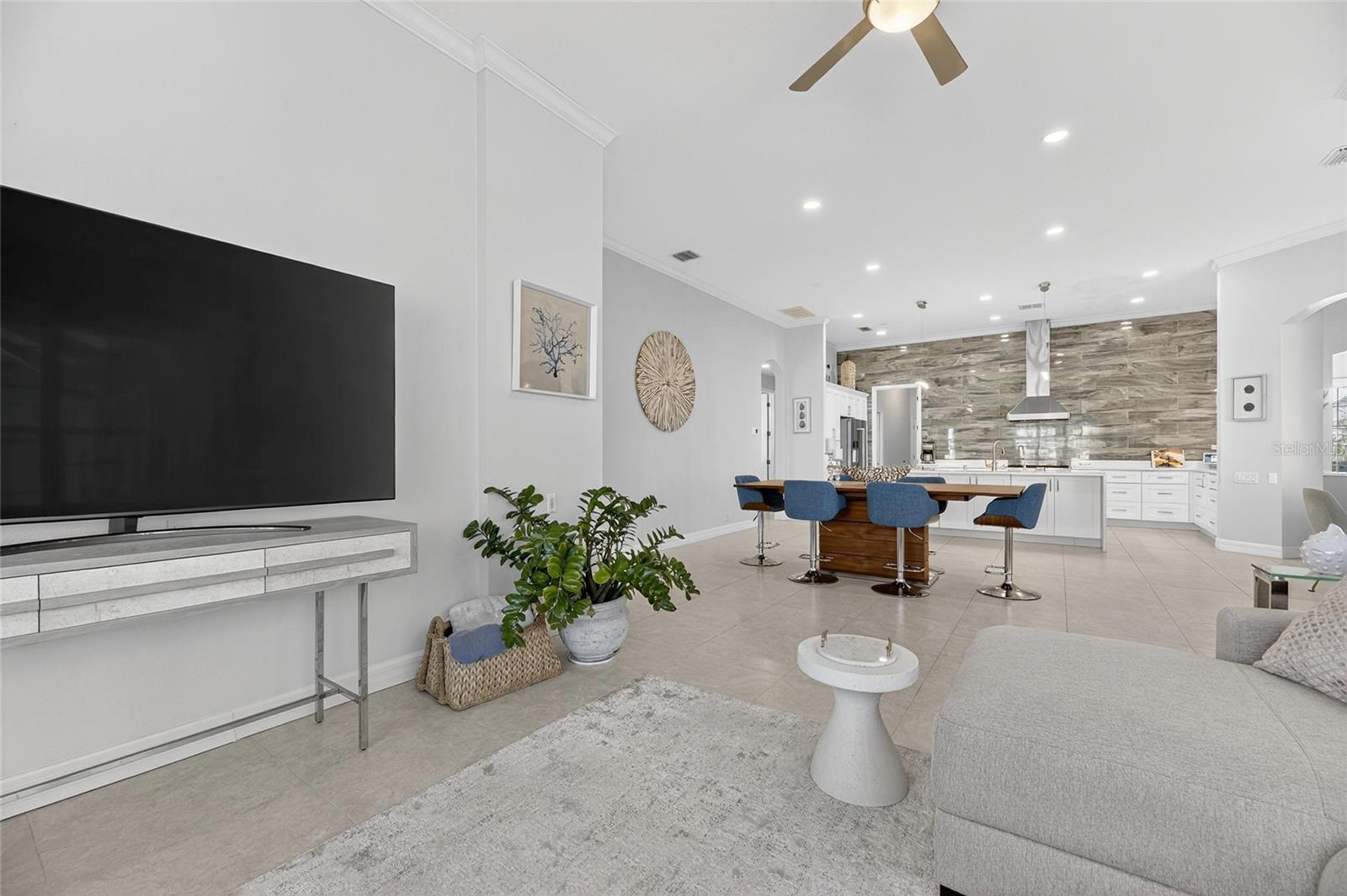 MIRABAY PH 3B-2 - Residential