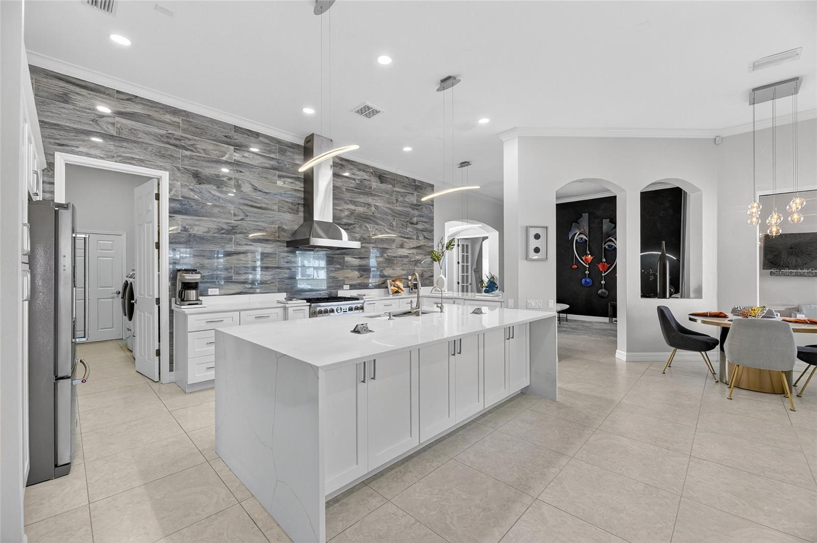 MIRABAY PH 3B-2 - Residential