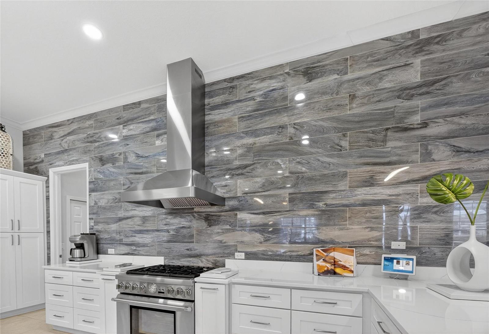 MIRABAY PH 3B-2 - Residential