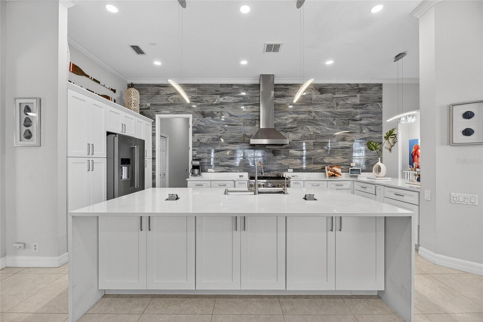 MIRABAY PH 3B-2 - Residential