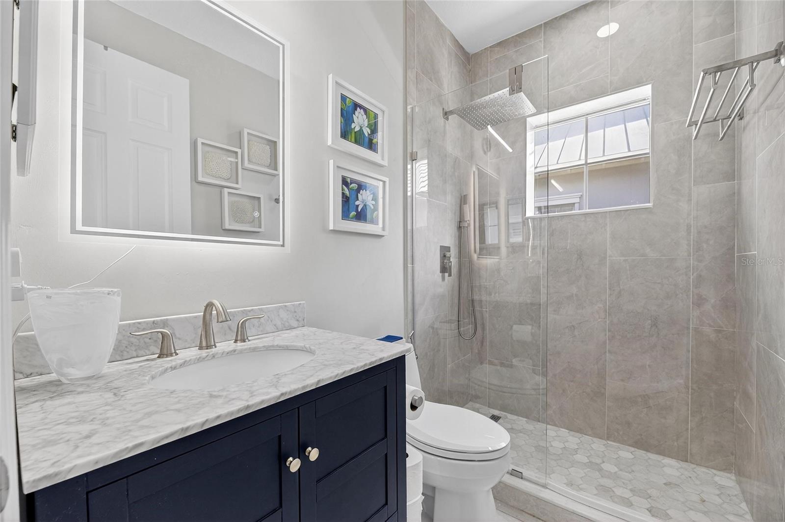 MIRABAY PH 3B-2 - Residential