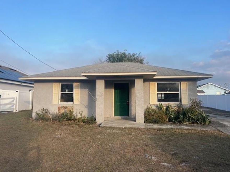 Great investment opportunity.  Block home within walking distance to Lake Pierce, one of the largest fishing lakes in Polk County.  Also, within a mile of the "iconic" Cherry Pocket.  Don't miss out on this fantastic opportunity.