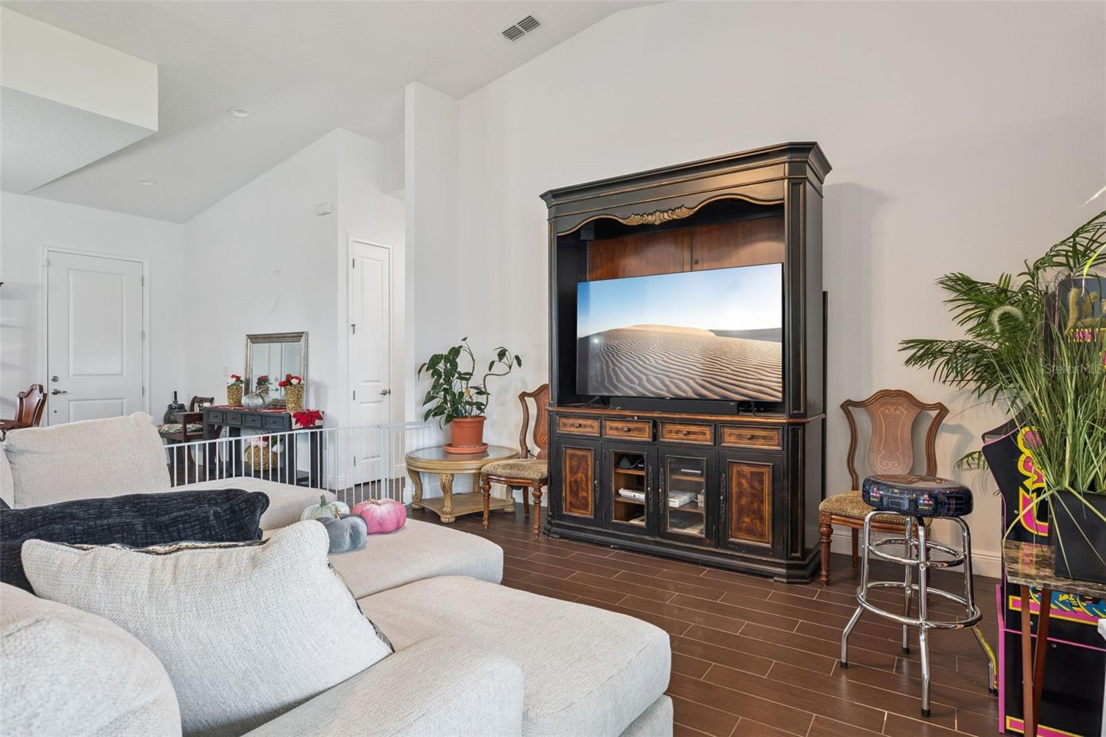 TRAFALGAR VILLAGE PH 3 - Residential