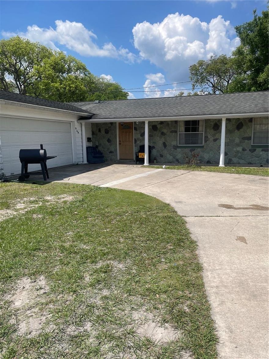 Home for rent in the   community.
This 3/2 with double car garage is a dream. Close to Churches, Kissimmee High School, shops and eat places, laundromats, and Theme Parks