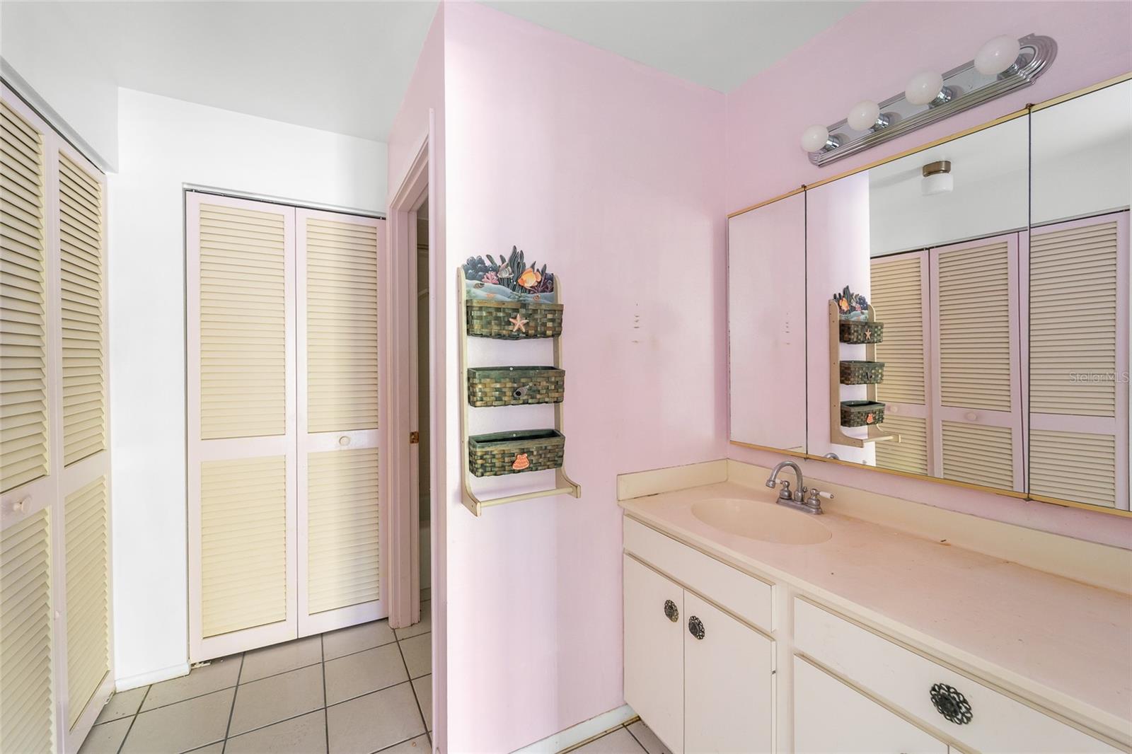 SPRING LAKES III - Residential