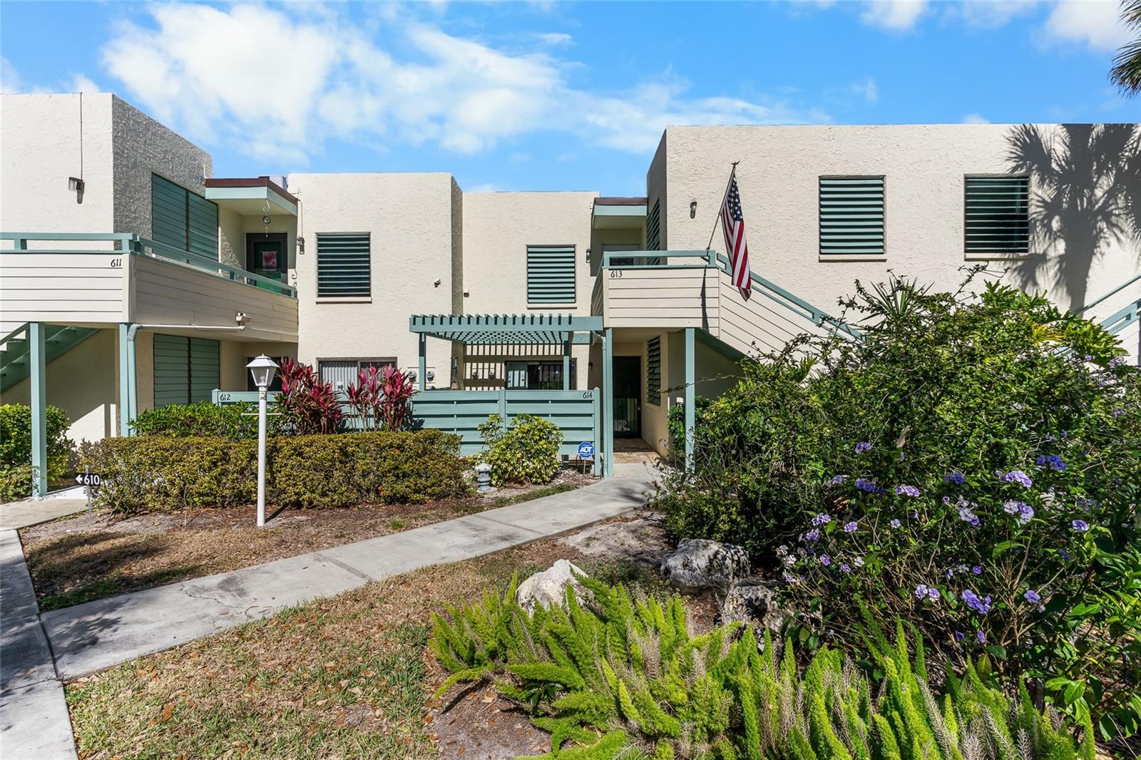 SPRING LAKES III - Residential