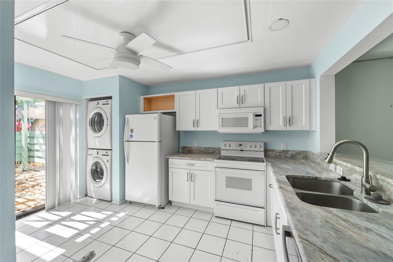 SPRING LAKES III - Residential