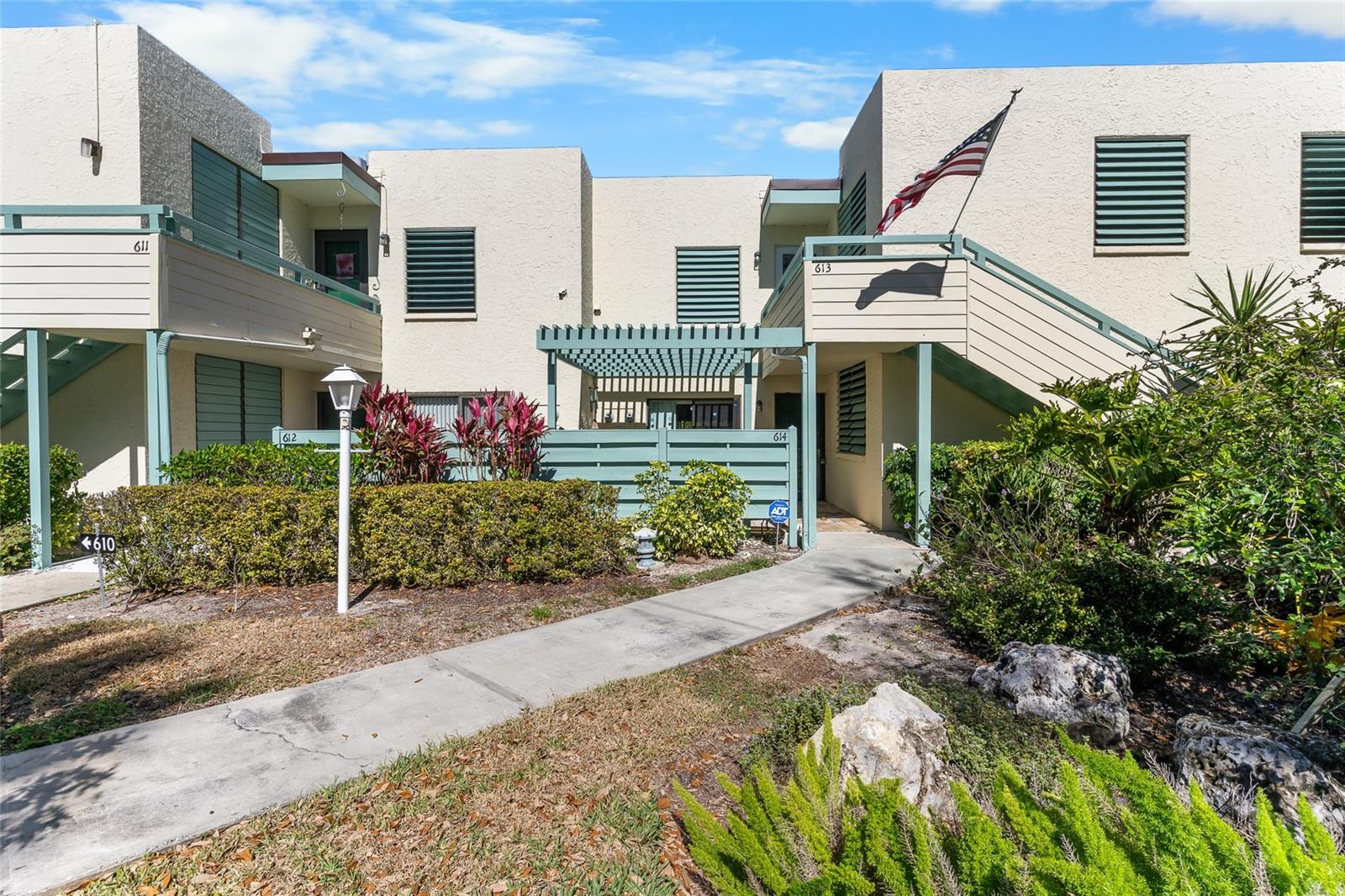 SPRING LAKES III - Residential