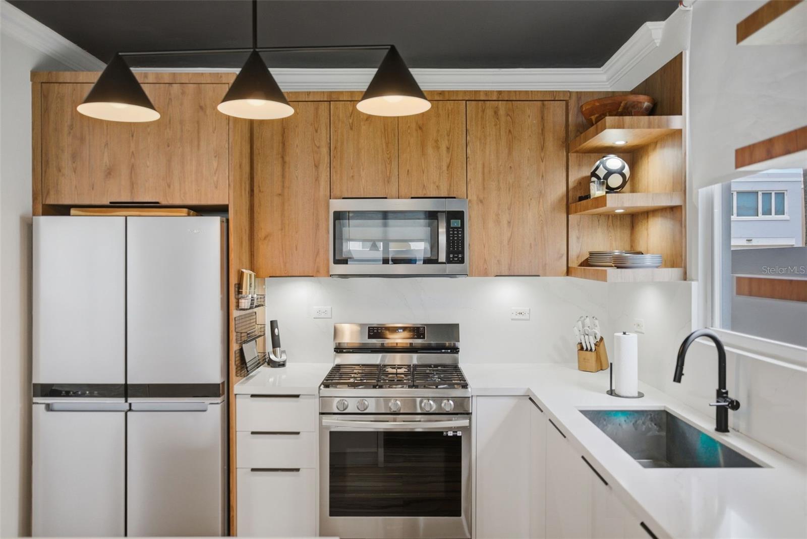 85 CIELO ESMERALDA STREET