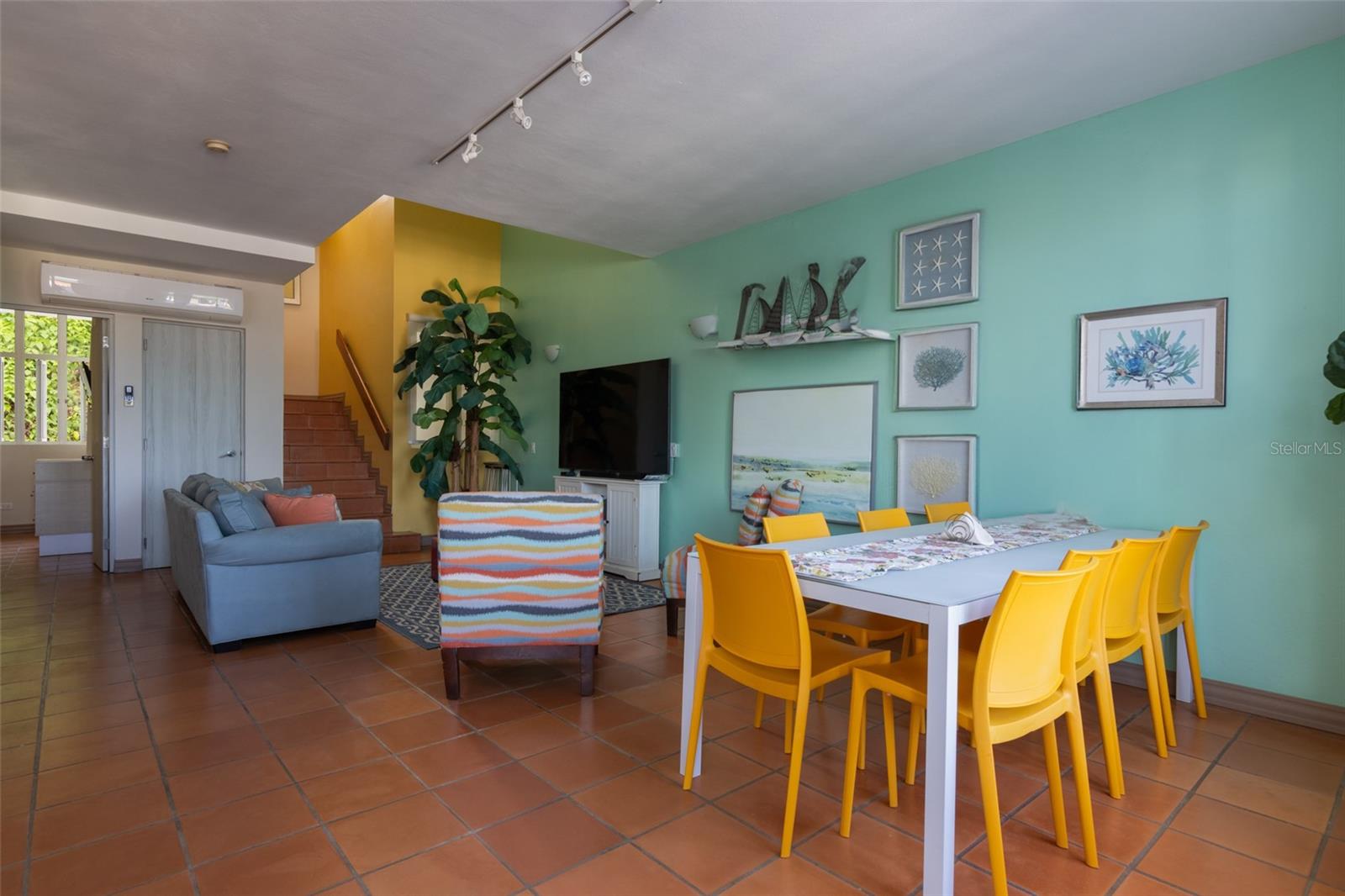 VILLA LAS BRISAS - Residential