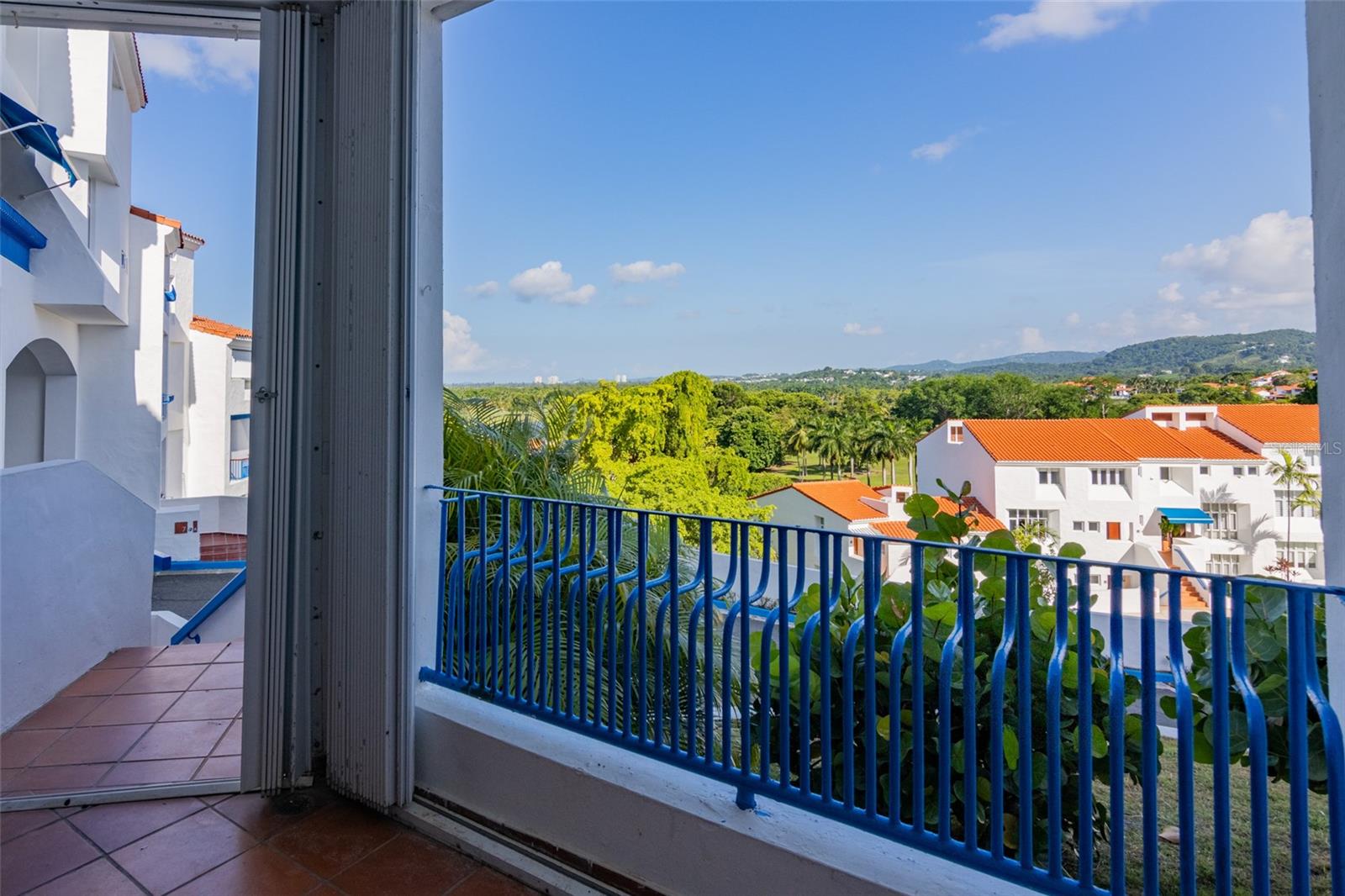 VILLA LAS BRISAS - Residential