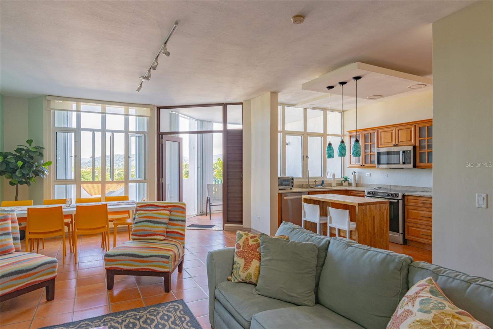 VILLA LAS BRISAS - Residential