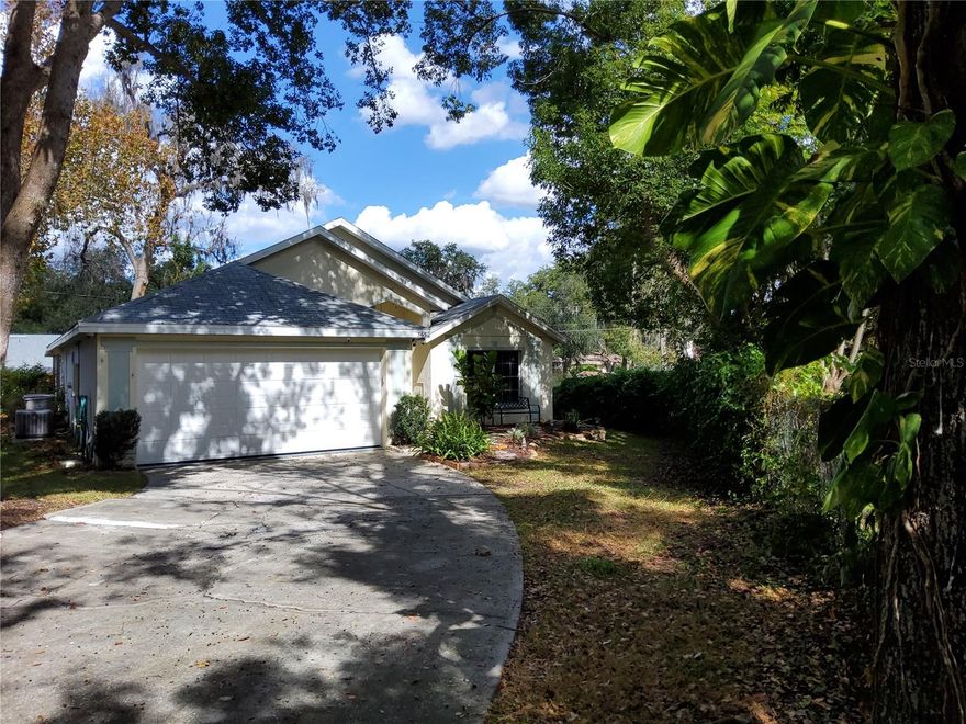 Very nice home on quiet street in beautiful Magnolia Oaks!  End of the block.  No neighbors on one side or across the street!  Walk into a large great room with vaulted ceilings and a roomy feel.  Beautiful Kitchen with granite counters and lots of space.  Stainless steel appliances.  Beautiful owner's suite with walk-in closet and bath with shower, garden tub with window and gorgeous glass vanity countertop.  Inside utility room.  Large 22 x 15 screened porch in back.  Very well kept.  Home has been completely replumbed. Newer roof (2017).  This home has front views of wooded area and has a pleasant garden in in front of house.  Back yard has wood privacy fence so you can enjoy your quiet time.  Quiet neighborhood, but close to everything. Several parks nearby including Rock Springs and Wekiva Springs State Park.  Easy drive to downtown Orlando or to neighboring towns like Mt. Dora.  Easy access to 441, 414, 429 and Interstate 4.  Bring your offer!