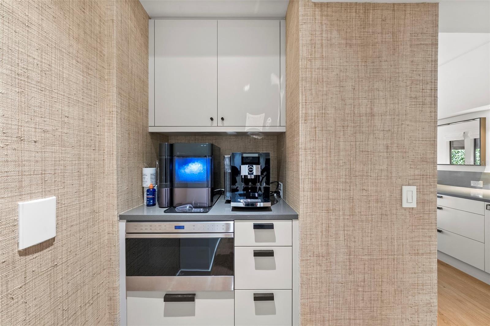 ST TROPEZ AT HARBOUR ISLAND PH - Residential