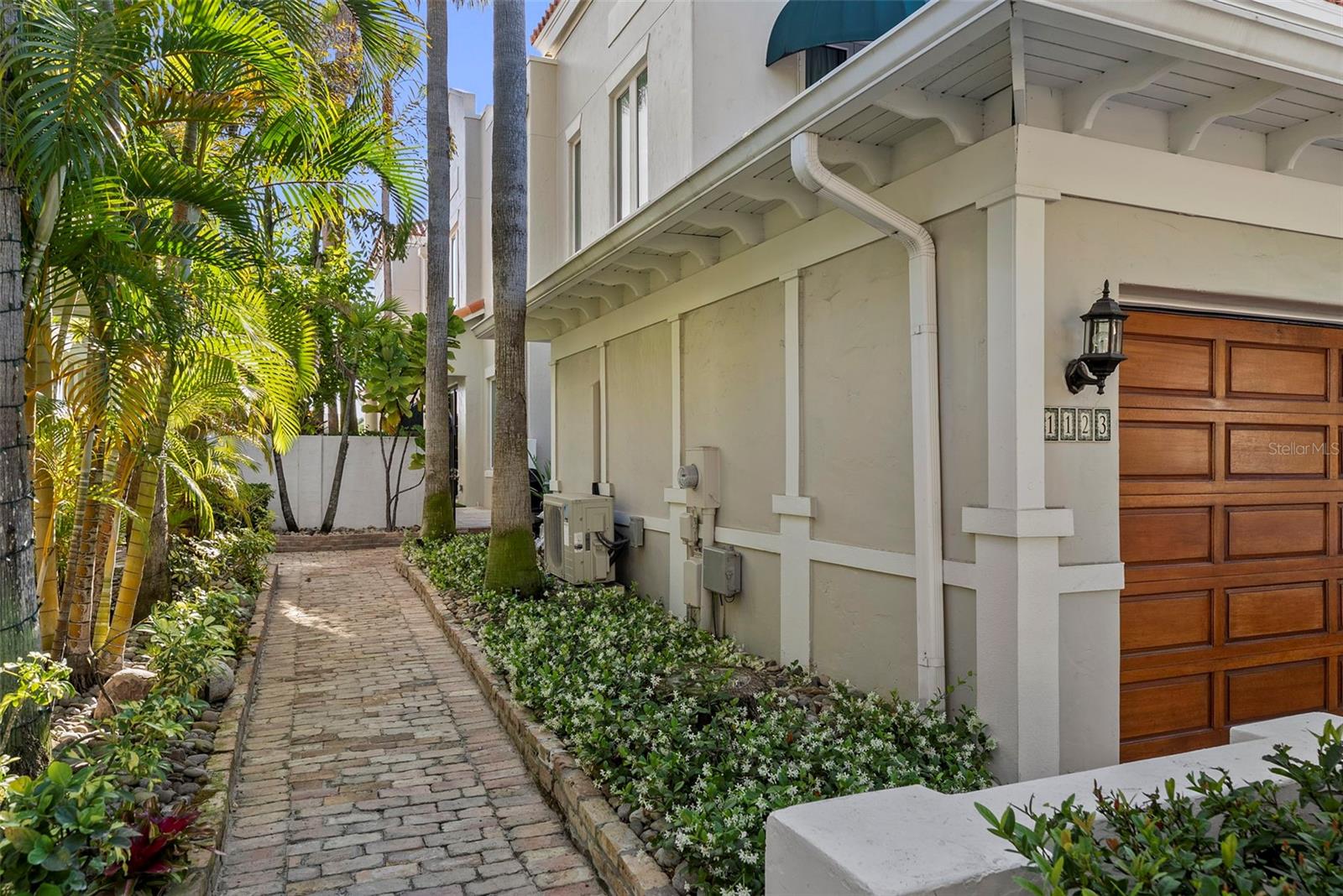 ST TROPEZ AT HARBOUR ISLAND PH - Residential
