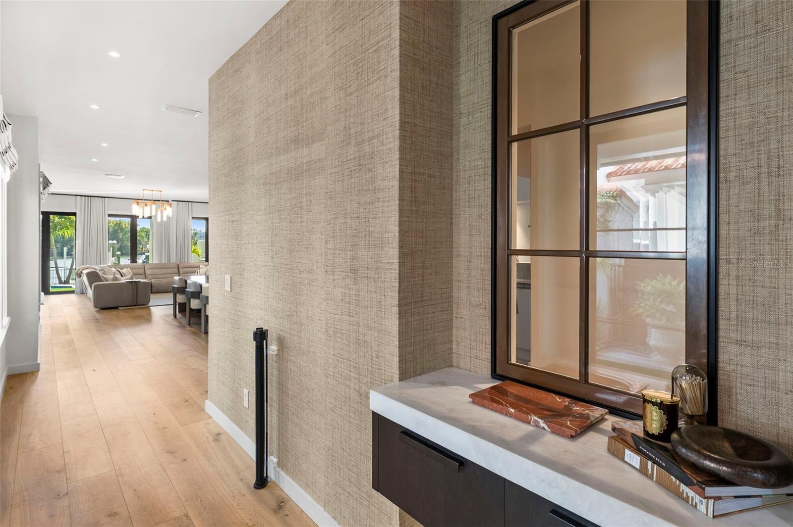 ST TROPEZ AT HARBOUR ISLAND PH - Residential