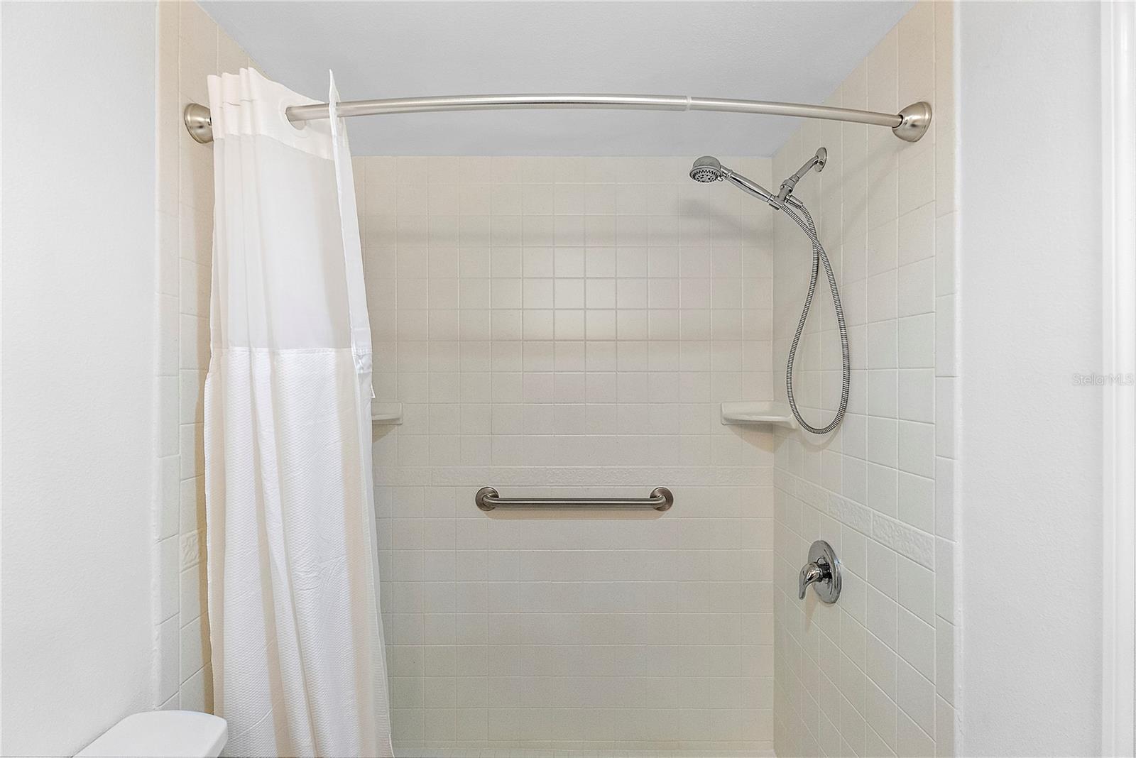 HARBOR GREENS AT YACHT CLUB ESTATES - Residential