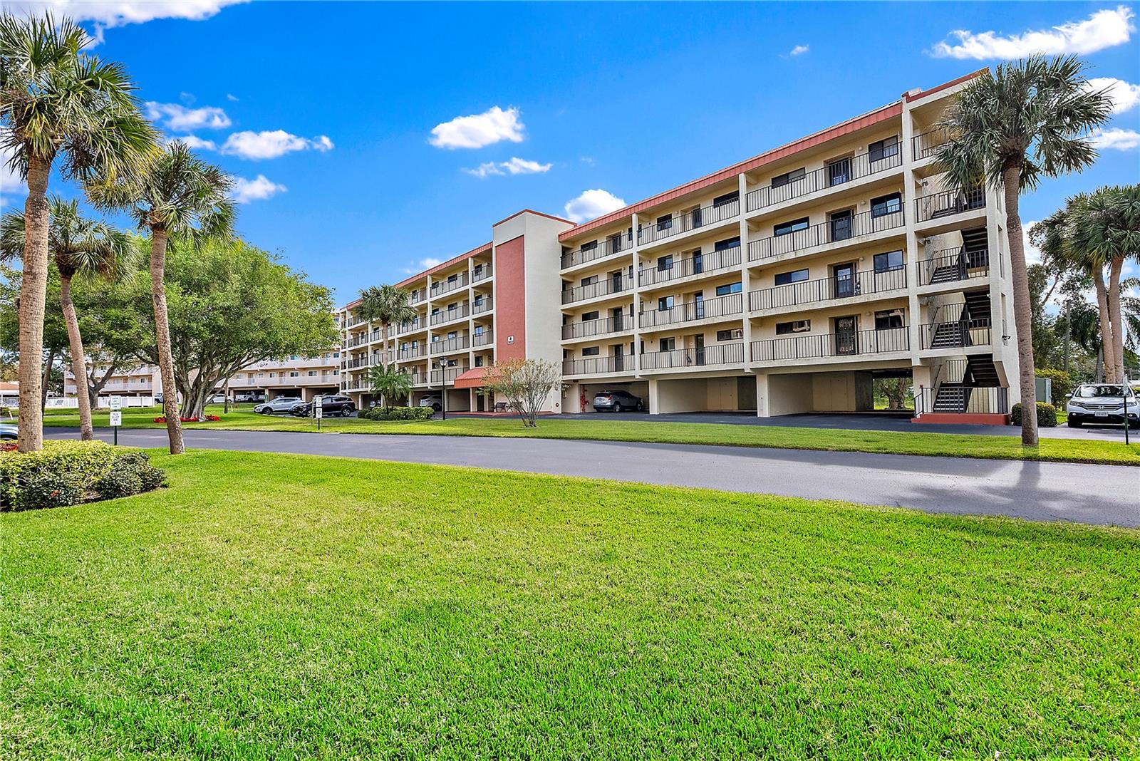 HARBOR GREENS AT YACHT CLUB ESTATES - Residential