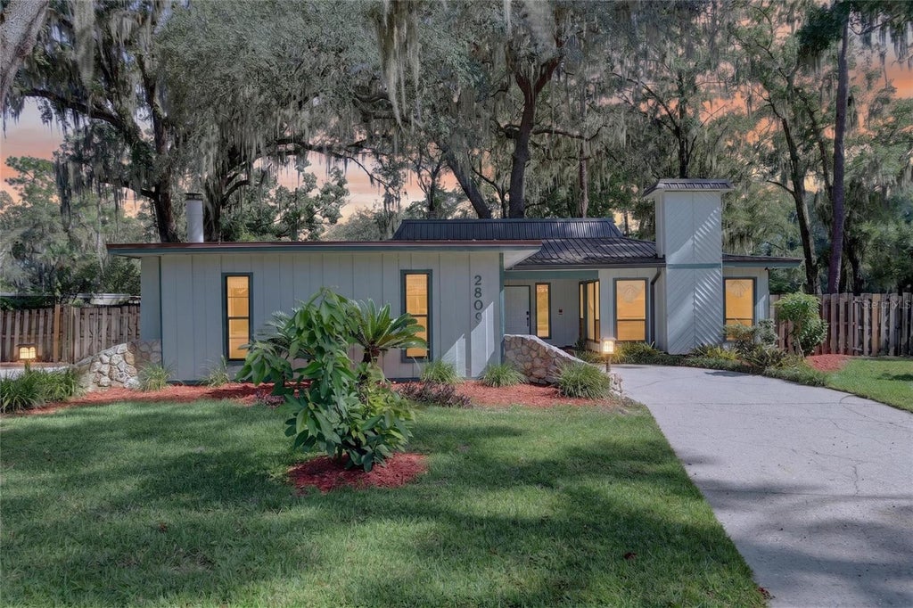 Photo of 2809 NW 35th Place, Gainesville, FL 32605 (MLS # GC543650)