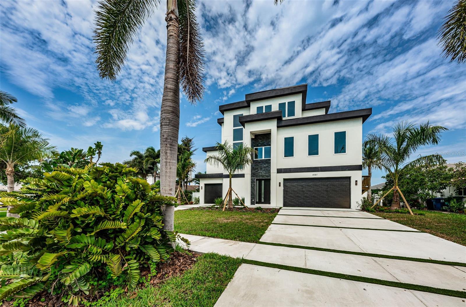 BROADWATER UNIT 2 - Residential