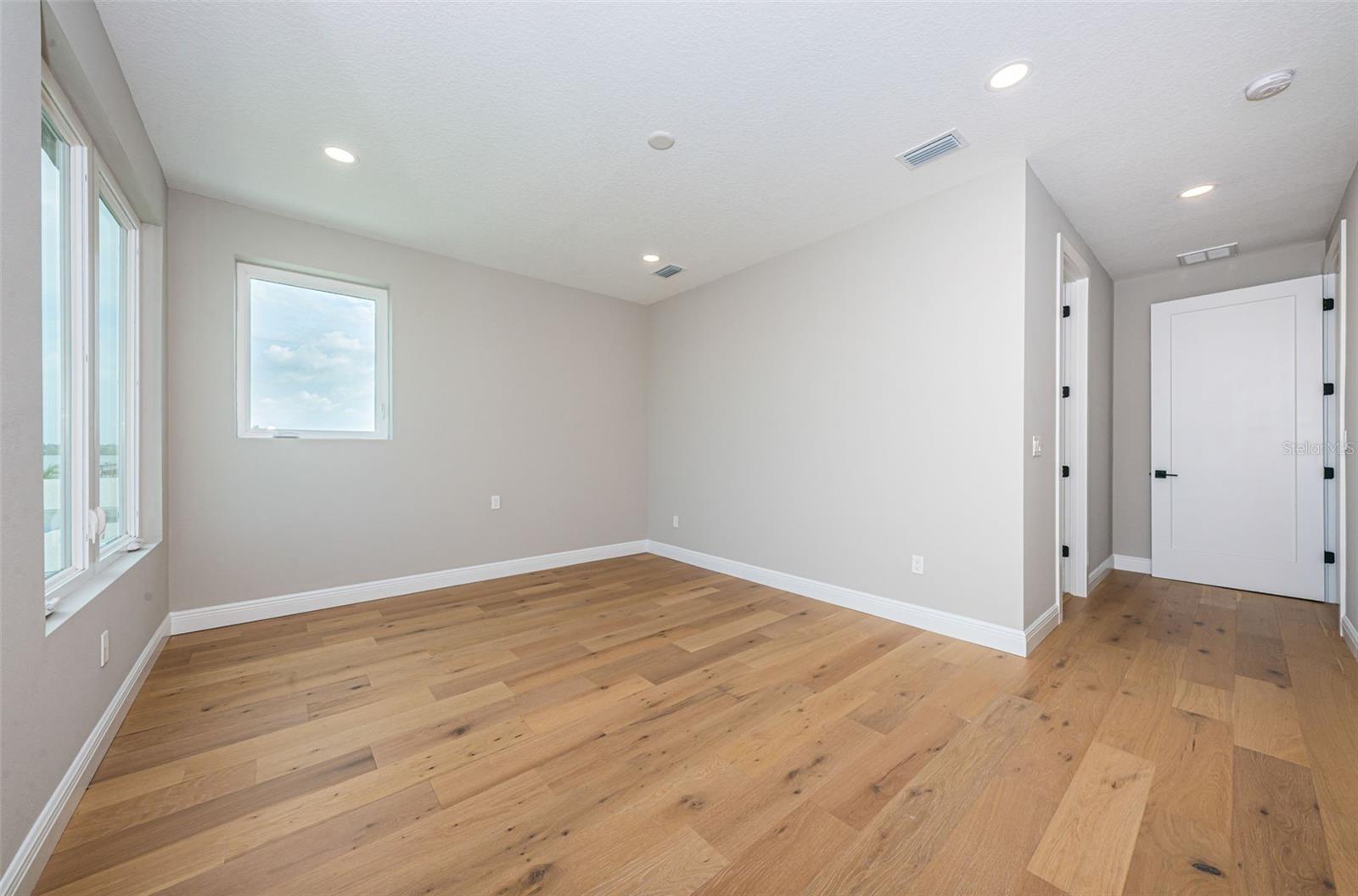 BROADWATER UNIT 2 - Residential